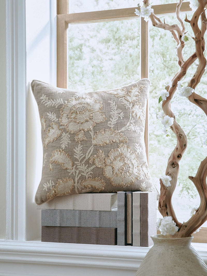 Viveka Pillow (Set of 4)
