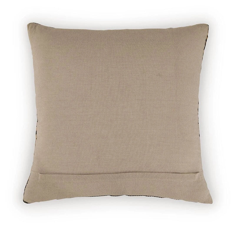 Davinwood Pillow